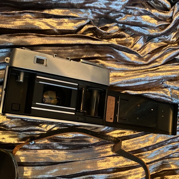 Petri 7 1.8 Camera 35mm, 2 additional Lens, & Popular fan flash reflector - Picture 5 of 15